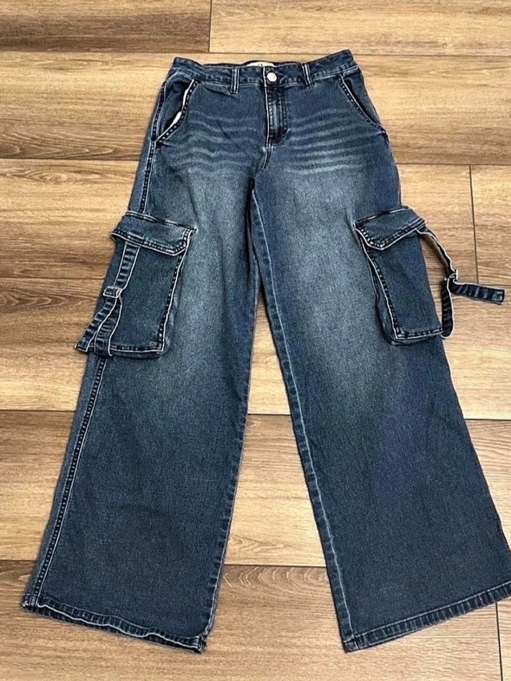 LOVE CULT Wide Leg Cargo Jeans in Blue Size XS